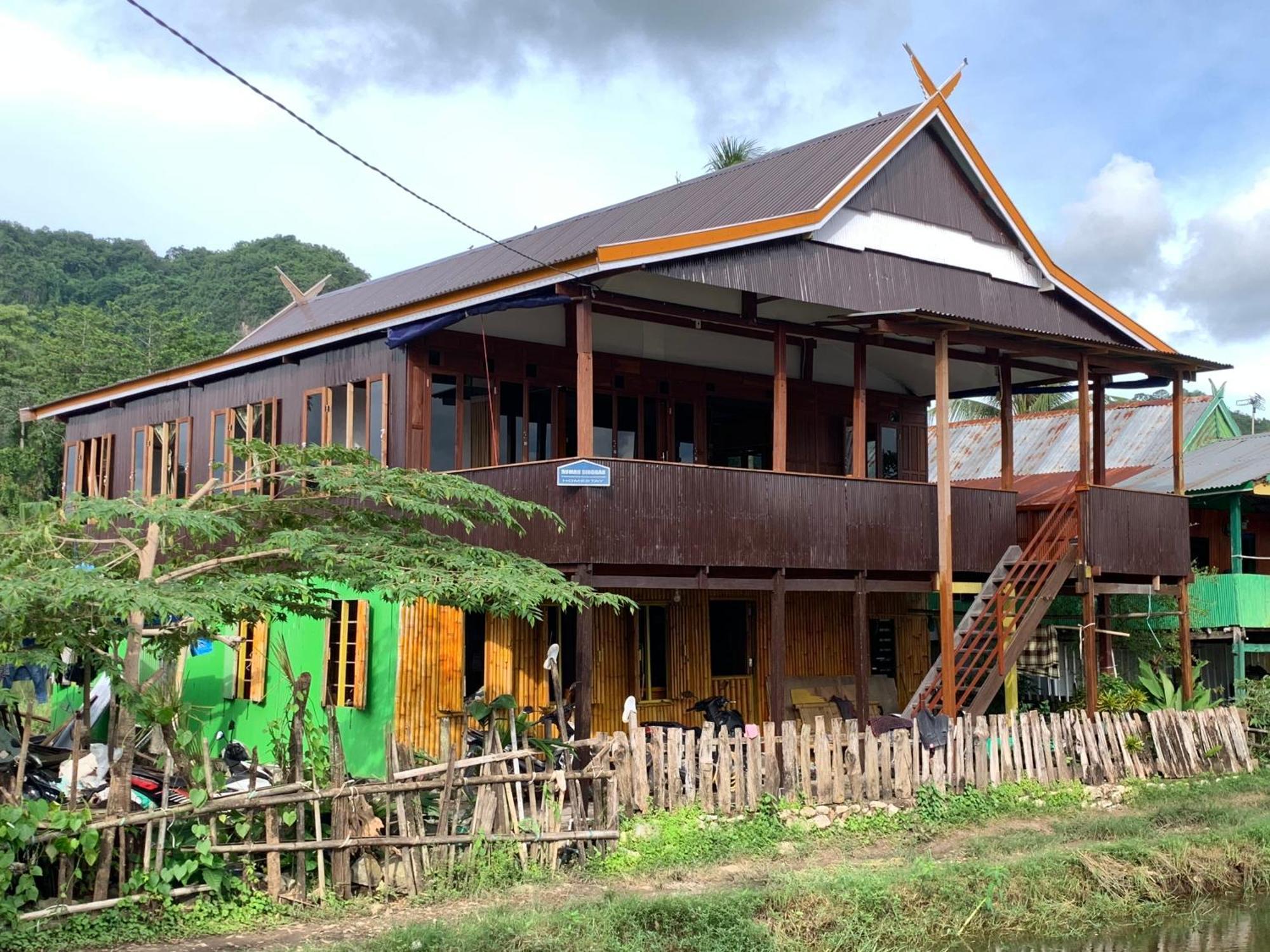 Nasrul House Homestay For Backpackers Maros Екстериор снимка